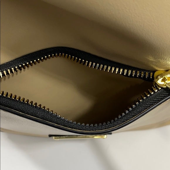 London Fog pale taupe Leanna hobo bag - Picture 5 of 15